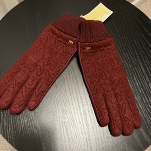 NWT Michael Kors Burgundy Knit Gloves